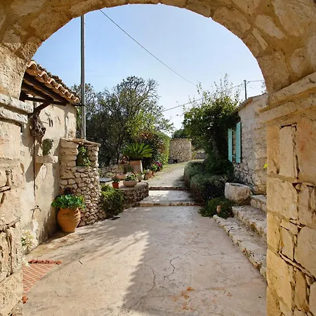 Sira Stonehouse Lll Holiday home Volimes